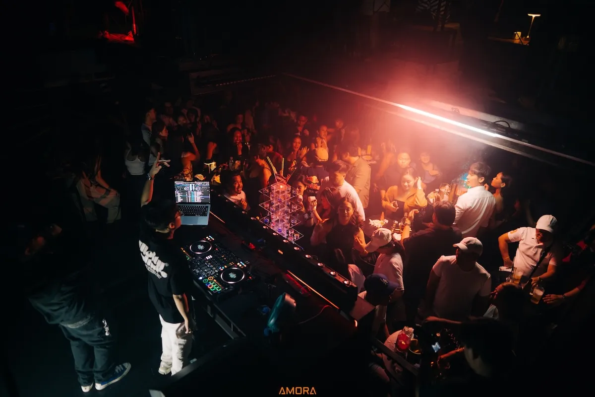 AMORA Bar & Music Lounge