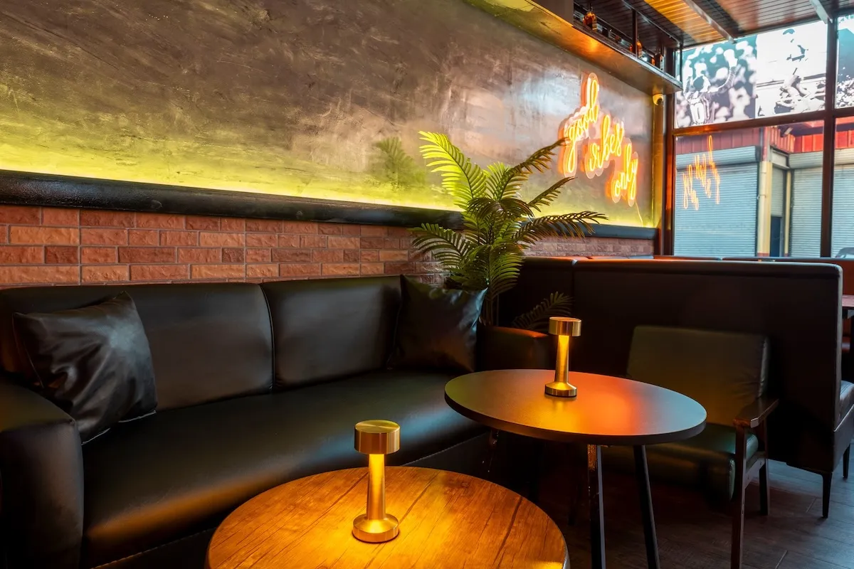 Status bar & lounger iloilo